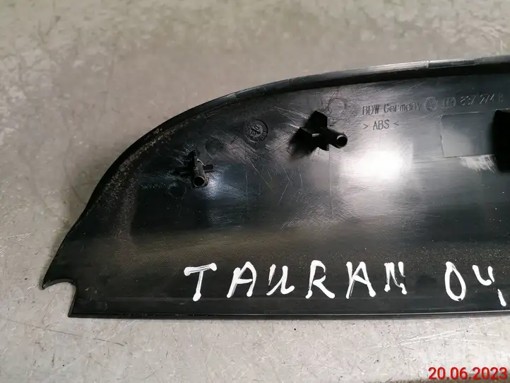 Volkswagen Touran I (2003 - 2010) 1T0837974B Прочая отделка передней двери — фото 5