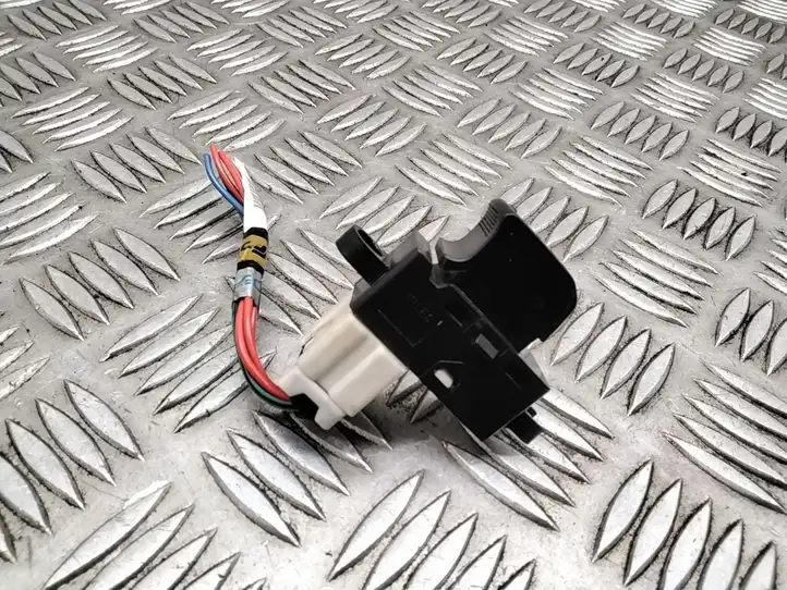 Subaru Forester SH (2008 - 2013) Кнопка стеклоподъемников — фото 2