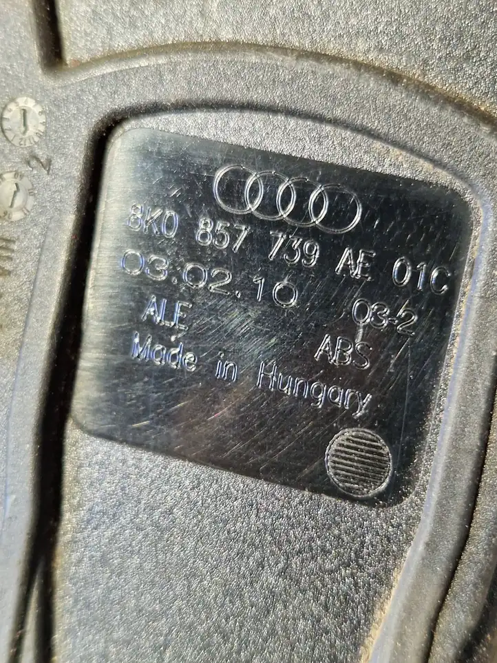 Audi A4 S4 B8 8K (2007 - 2011) 8K0857739AE Задний средний замок ремня — фото 4
