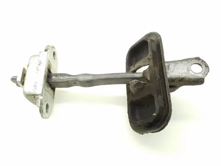 Nissan Qashqai (2010 - 2013) Ограничитель задней двери — фото 1