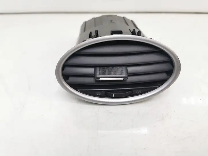 Ford Focus (2008 - 2011) 6N41A014L21CB398PA Боковой воздушный дефлектор — фото 1