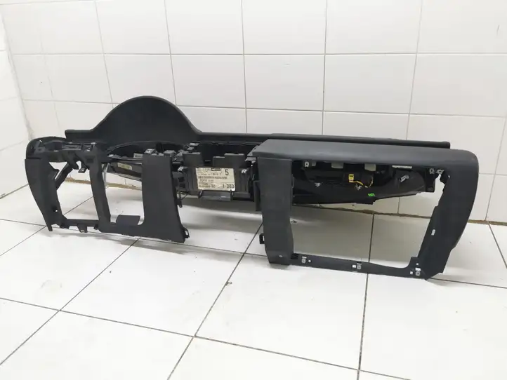 Volkswagen PASSAT B6 (2005 - 2010)  3C1857003 Панель