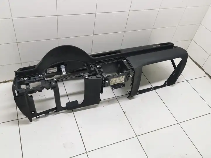 Volkswagen PASSAT B6 (2005 - 2010)  3C1857003 Панель