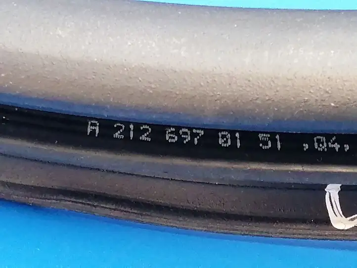 Mercedes-Benz E W212 (2009 - 2016) A2126970151 Уплотнитель кузова — фото 4