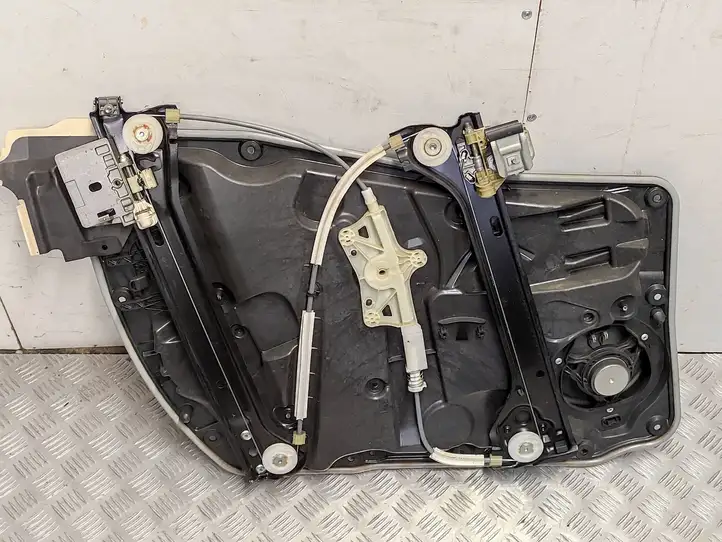 Mercedes-Benz CLA C117,X117,W117 (2013 - 2019) A1175400705 Стеклоподъемник передней двери (без мотора) — фото 3