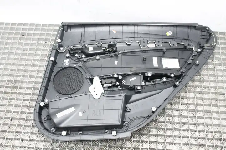 Hyundai i40 (2011 - ) 833303Z000 Обшивка задней двери — фото 8