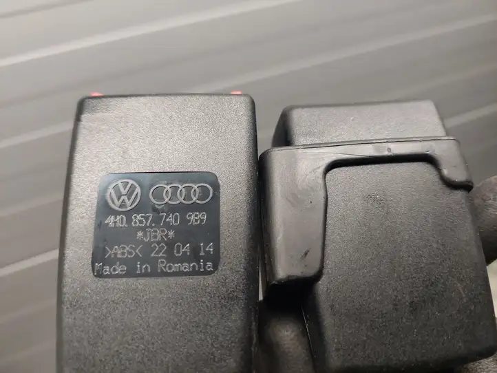 Audi A8 S8 D4 4H (2013 - 2017) 4H0857740 Задний средний замок ремня — фото 2