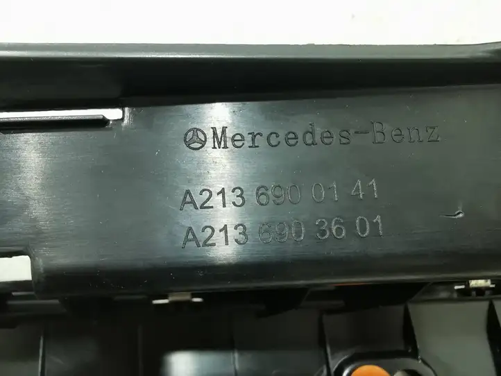 Mercedes-Benz E W213 (2016 - ) A2136903601 Обшивка стойки D нижняя — фото 3