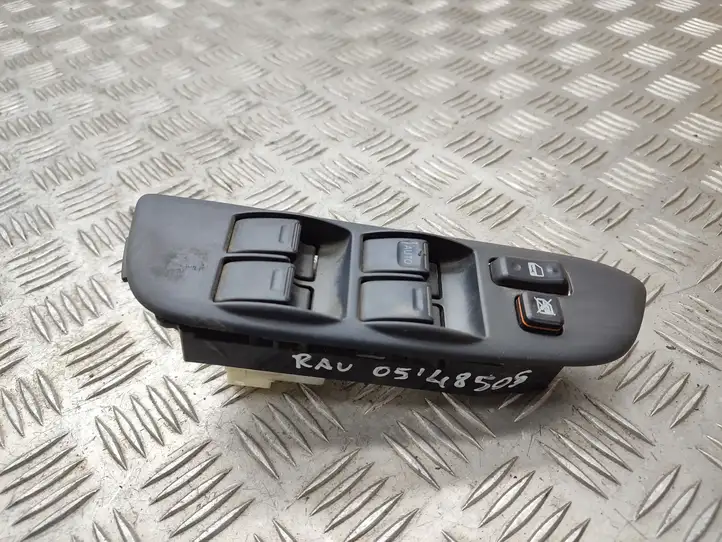 Toyota RAV 4 (XA20) (2000 - 2005) Кнопка стеклоподъемников — фото 1