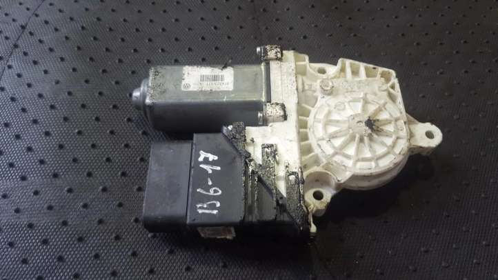 997756102 Volkswagen Tiguan Galinis varikliukas langų pakėlėjo