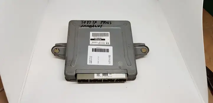 Toyota Prius (XW20) (2003 - 2009) 8998147123 Прочие блоки управления — фото 1