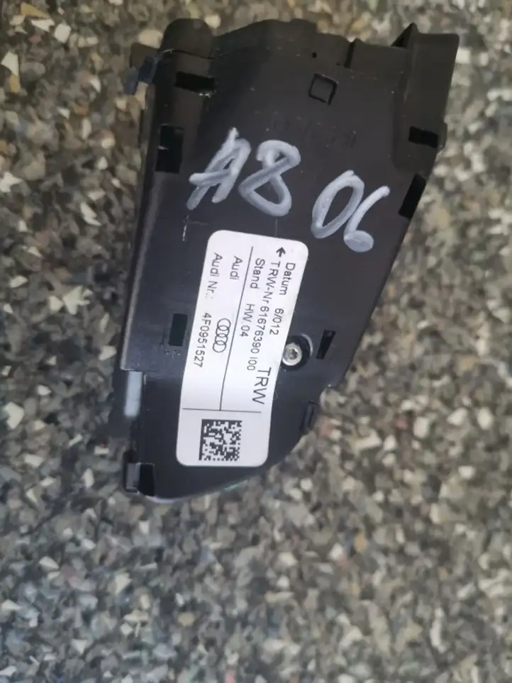 Audi A8 S8 D3 4E (2005 - 2007) 4F0951527 Кнопки на рулевом колесе — фото 3
