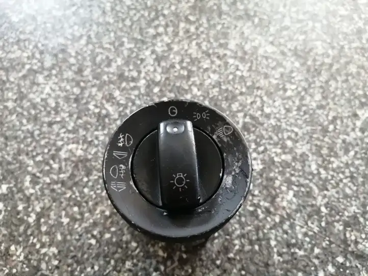 Audi A4 S4 B6 8E 8H (2000 - 2006) 8E0941531 Включатель фонарей — фото 1
