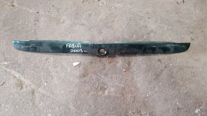 Skoda Fabia Mk1 (6Y) (1999 - 2007) 1U6827574 Подсветка номера — фото 1