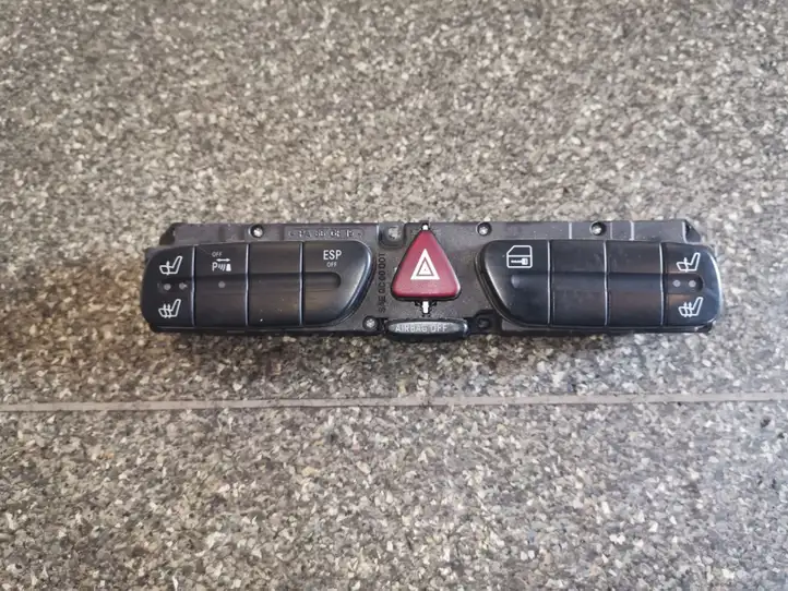 Mercedes-Benz C W203 (2000 - 2007) 2038217558 Другие включатели / ручки/ переключатели — фото 1