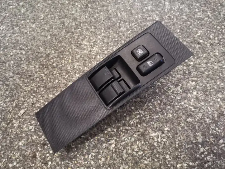 Toyota Corolla Verso AR10 (2004 - 2009) 848200F020 Блок кнопок стеклоподъемников — фото 1