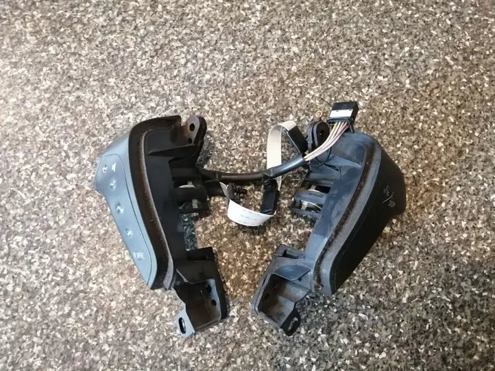 Toyota Avensis T250 (2006 - 2009) 75B070 Кнопки на рулевом колесе — фото 1