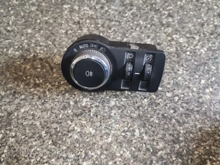 Opel Astra J (2009 - 2012) 13268704 Включатель фонарей — фото 1