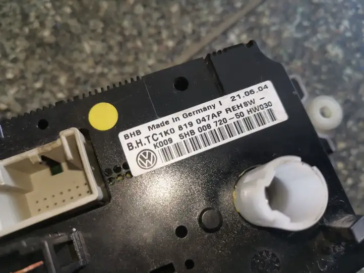 Volkswagen Caddy (2004 - 2010) 1K0819047AP Блок управления климат-контролем — фото 2