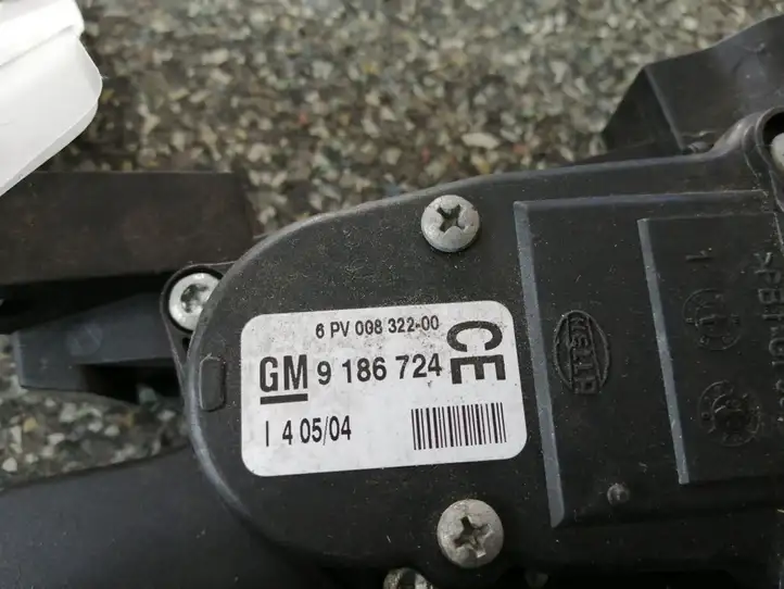 Opel Vectra C (2002 - 2005) 9186724 Педаль акселератора — фото 2
