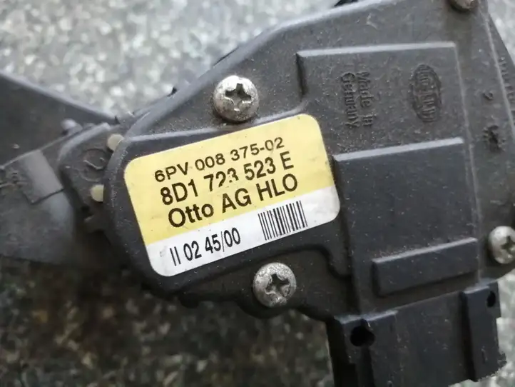 Audi A6 S6 C5 4B (1997 - 2001) 8D1723523E Педаль акселератора — фото 2