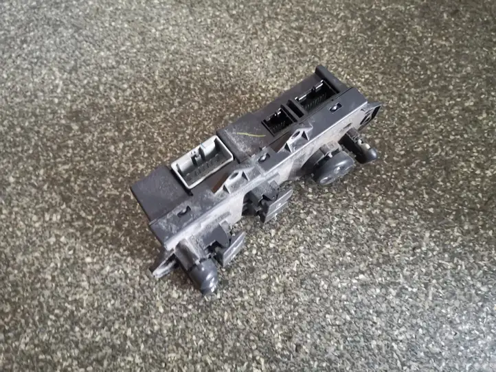 Chrysler Pacifica (2003 - 2008) 04685980AG Кнопка стеклоподъемников — фото 4