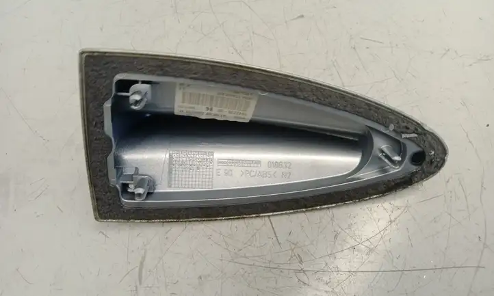 BMW 3 E90 E91 (2005 - 2012) 694223906 Крышка GPS-антенны — фото 4