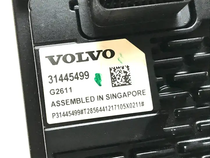 Volvo S90, V90 (2016 - 2020) 31445499 Камера в лобовом стекле — фото 3