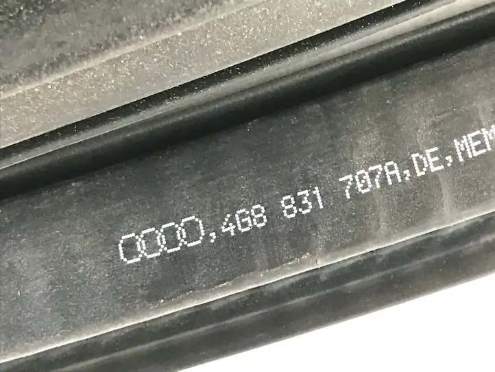 Audi A7 S7 4G (2010 - 2014) 4G8831707A Уплотнитель передней двери (кузов) — фото 3