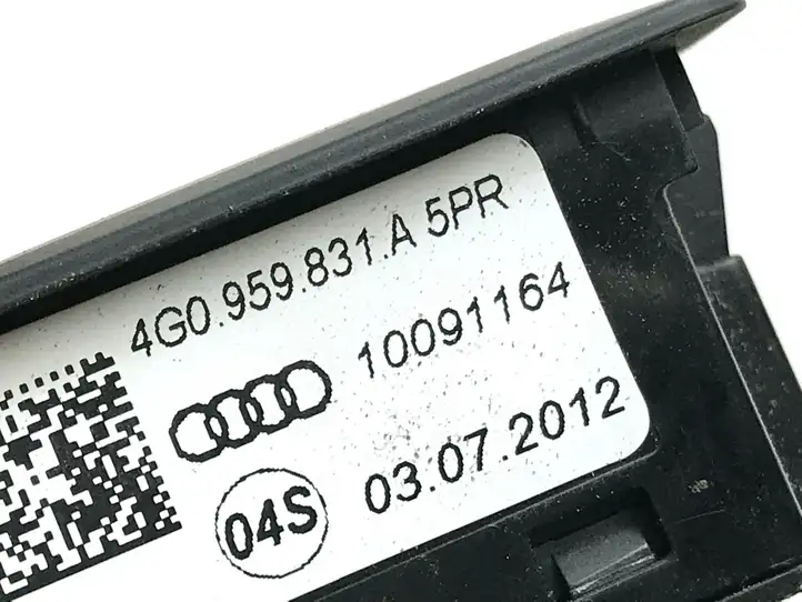 Audi A7 S7 4G (2010 - 2014) 4G0959831A Кнопка открытия задней двери — фото 4