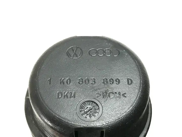 Volkswagen Golf VI (2009 - 2013) 1K0803899D Болт крепления запасного колеса — фото 3