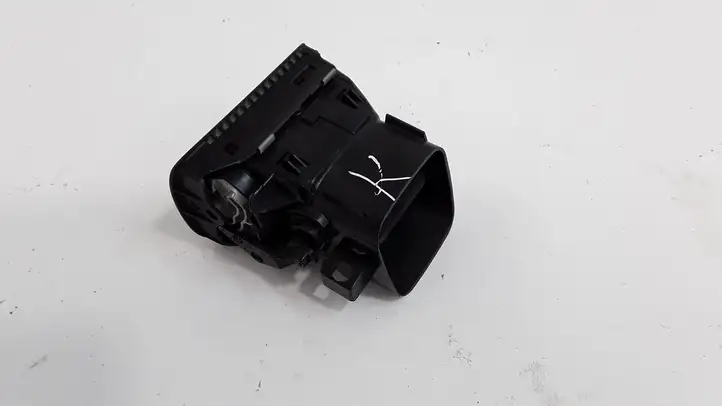 Volkswagen PASSAT B5.5 (2001 - 2005) 3B0819703D Боковой воздушный дефлектор — фото 3