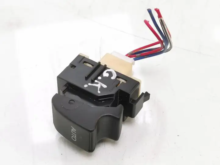 Toyota Avensis T250 (2006 - 2009) 8481005050 Блок кнопок стеклоподъемников — фото 2