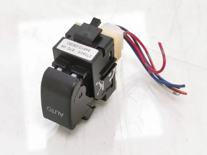 Toyota Avensis T250 (2006 - 2009) 8481005050 Блок кнопок стеклоподъемников — фото 4