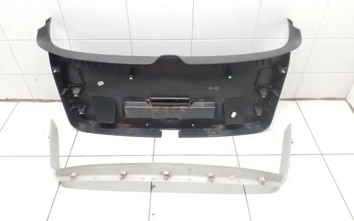 Volkswagen PASSAT B6 (2005 - 2010) 3C9867605H Комплект обшивки крышки багажника — фото 4