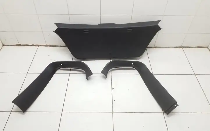 Opel Astra H (2004 - 2009) 13201330 Комплект обшивки крышки багажника — фото 1
