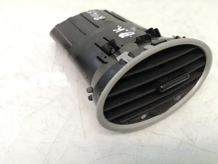 Ford Focus (2005 - 2008) 6N41A014L21CA39PA Боковой воздушный дефлектор — фото 2