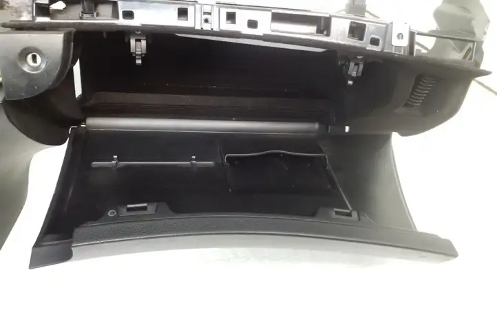 Mercedes-Benz E W211 (2002 - 2009) 2116802487 Бардачок в сборе — фото 4
