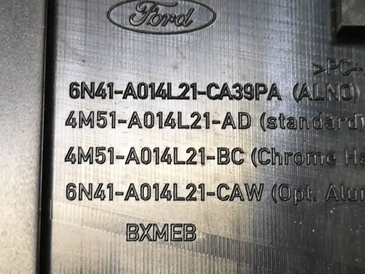 Ford Focus (2005 - 2008) 6N41A016PA Центральный воздушный дефлектор — фото 5
