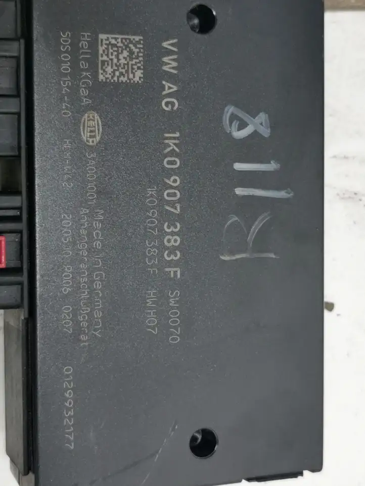 Volkswagen PASSAT B6 (2005 - 2010) 3C0803881F Комплект буксировочного крюка — фото 14