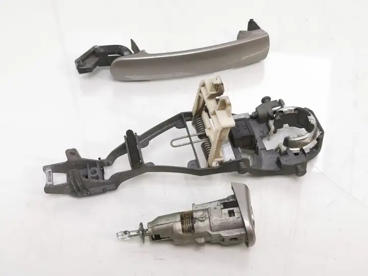 Skoda Roomster (5J) (2010 - 2015) 1K0837885A Наружная ручка двери — фото 7