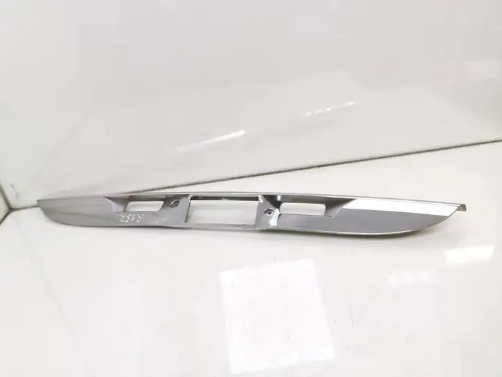 Mercedes-Benz E W211 (2002 - 2009) A2117400493 Подсветка номера — фото 2
