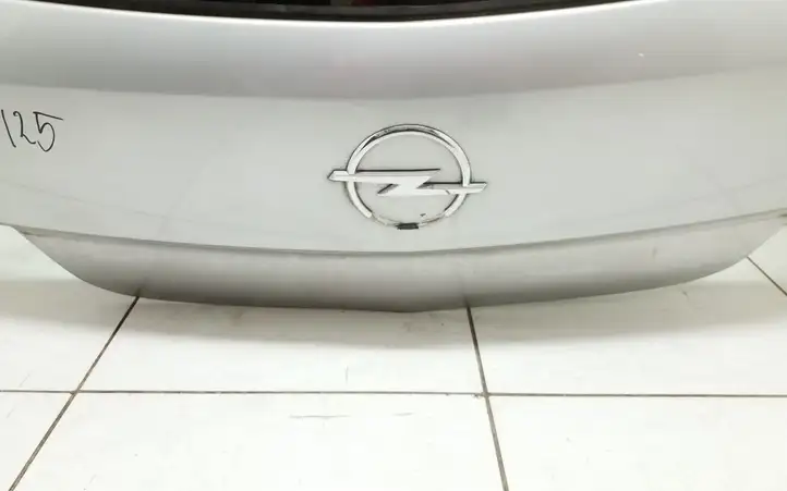 Opel Astra H (2004 - 2009) Крышка багажника — фото 3