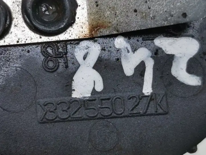 Opel Astra H (2004 - 2009) 33255027K Заглушка буксировочной петли бампера — фото 5