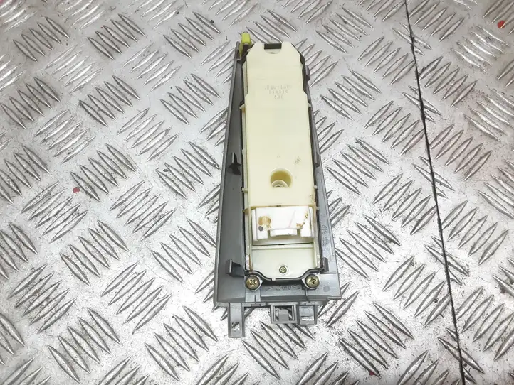 Toyota Corolla E120 E130 (2004 - 2007) 8404012030 Кнопка стеклоподъемников — фото 2