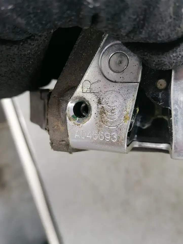Toyota RAV 4 (XA30) (2006 - 2016) 7F0615 Замок задней двери — фото 3