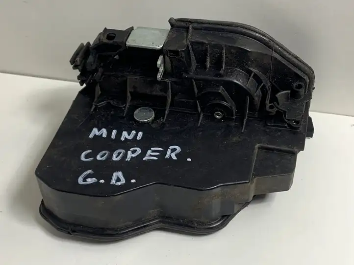 Mini Cooper Countryman R60 (2010 - 2016) 7318418 Замок задней двери — фото 1