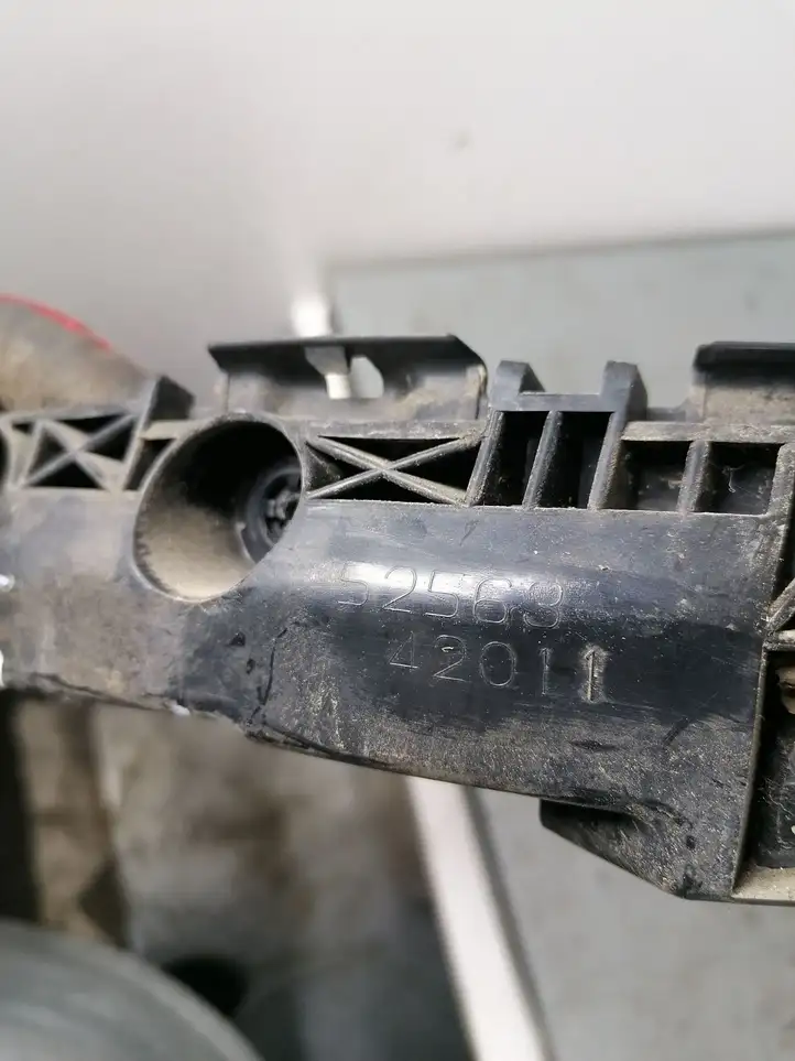 Toyota RAV 4 (XA30) (2006 - 2016) 5256342011 Кронштейн заднего бампера — фото 2