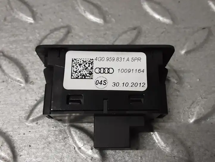Audi A8 S8 D4 4H (2010 - 2014) 4G0959831A Кнопка закрытия багажника — фото 2
