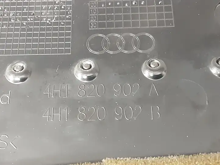 Audi A8 S8 D4 4H (2010 - 2014) 4H1820902A Боковой воздушный дефлектор — фото 4